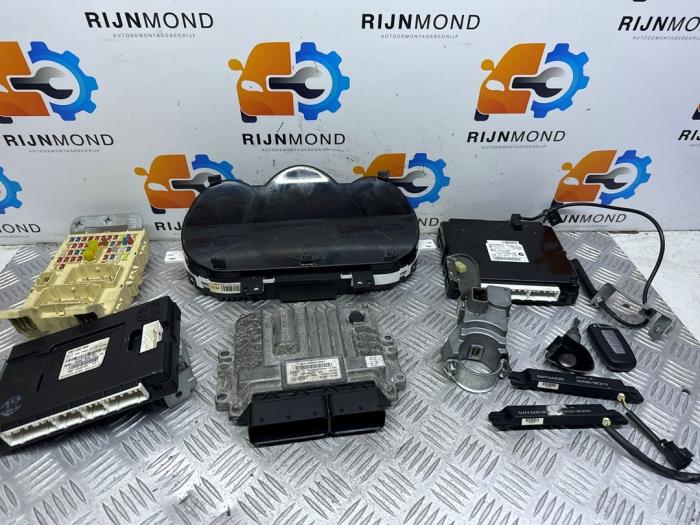 Gebruikte Kontaktslot + computer Kia Rio III (UB) 1.1 CRDi VGT 12V Prijs € 200,00 Margeregeling aangeboden door Autodemontage Rijnmond BV
