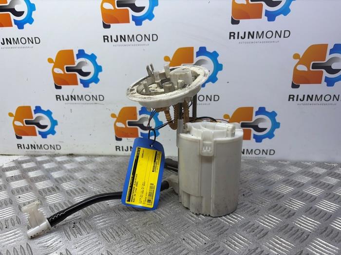 Gebruikte Tank element Pomp Audi A4 Avant (B8) 2.7 TDI V6 24V Prijs € 19,99 Margeregeling aangeboden door Autodemontage Rijnmond BV