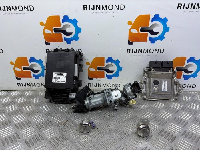 Gebruikte Contactslot + computer Suzuki Alto 1.0 12V Prijs € 275,00 Margeregeling aangeboden door Autodemontage Rijnmond BV