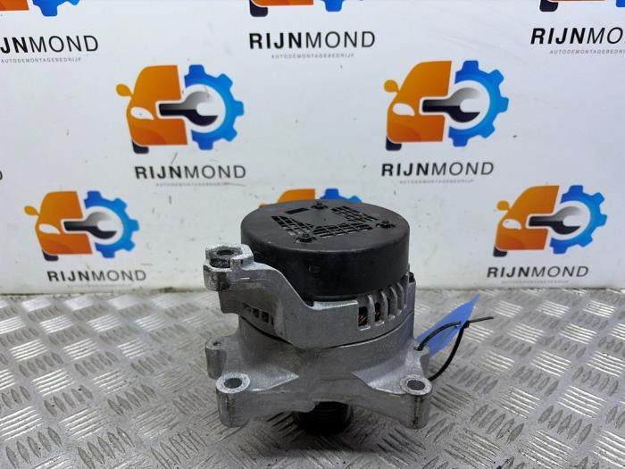 Gebruikte Dynamo BMW 1 serie (F40) 120d TwinPower Turbo 2.0 16V Prijs € 39,99 Margeregeling aangeboden door Autodemontage Rijnmond BV