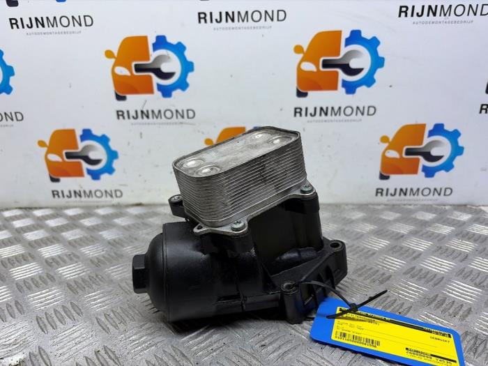 Gebruikte Oliefilterhouder Volkswagen Polo V (6R) 1.4 TDI DPF BlueMotion technology Prijs € 19,99 Margeregeling aangeboden door Autodemontage Rijnmond BV