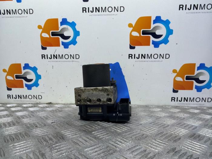 Gebruikte ABS Pomp Renault Trafic New (FL) 2.0 dCi 16V 115 Prijs € 49,99 Margeregeling aangeboden door Autodemontage Rijnmond BV