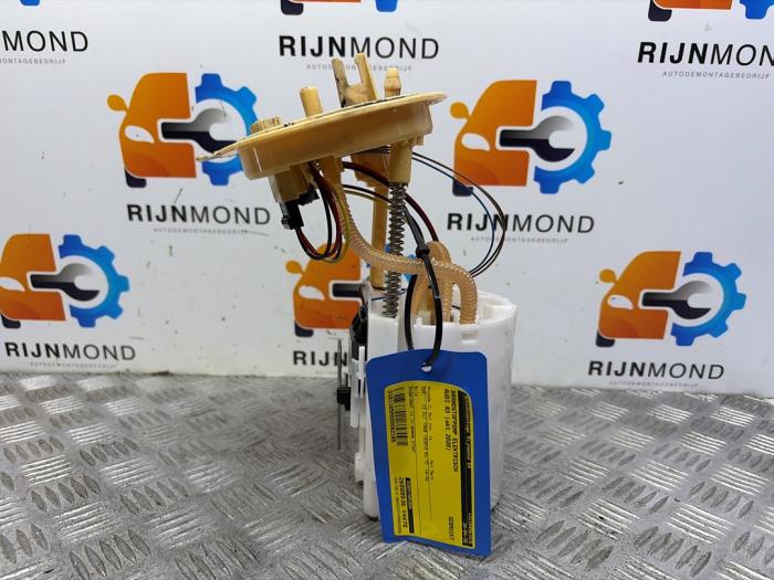 Gebruikte Tank element Pomp Audi A3 Sportback (8YA) 2.0 35 TDI 16V Prijs € 29,99 Margeregeling aangeboden door Autodemontage Rijnmond BV
