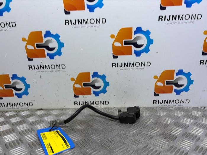 Gebruikte Accu sensor BMW 3 serie (E90) 318i 16V Prijs € 39,99 Margeregeling aangeboden door Autodemontage Rijnmond BV