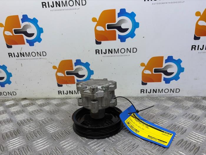 Gebruikte Servopomp Alfa Romeo 159 Sportwagon (939BX) 1.9 JTDm 16V Prijs op aanvraag aangeboden door Autodemontage Rijnmond BV