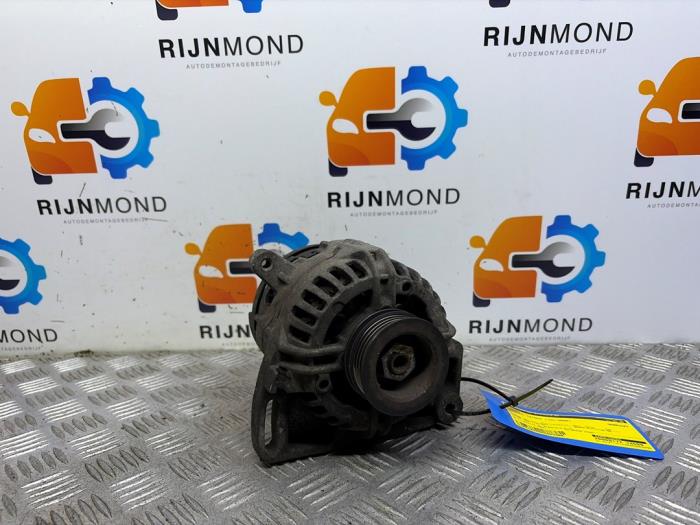 Gebruikte Dynamo Renault Twingo II (CN) 1.2 Prijs € 24,99 Margeregeling aangeboden door Autodemontage Rijnmond BV