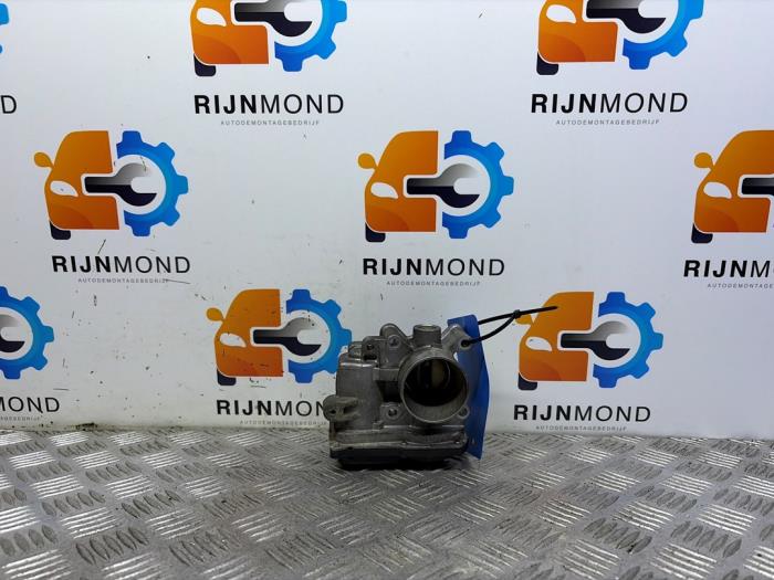 Gebruikte Gasklephuis Renault Twingo II (CN) 1.2 16V Prijs € 29,99 Margeregeling aangeboden door Autodemontage Rijnmond BV