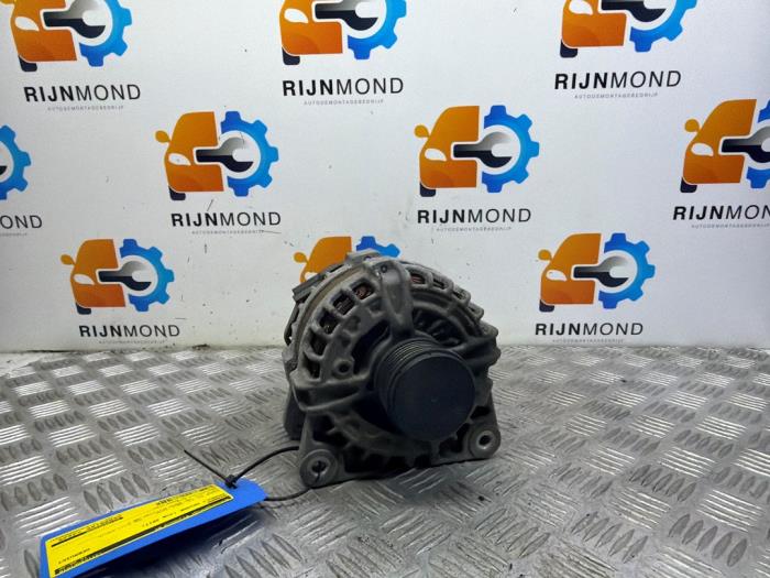 Gebruikte Dynamo Renault Megane IV Estate (RFBK) 1.5 Energy dCi 110 Prijs € 39,99 Margeregeling aangeboden door Autodemontage Rijnmond BV