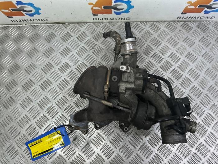 Turbo van een Opel Astra J (PC6/PD6/PE6/PF6) 1.4 Turbo 16V 2012