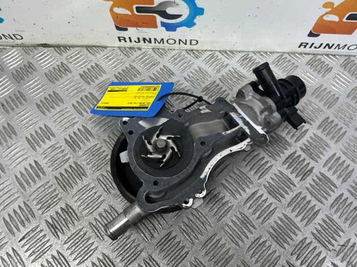 Gebruikte Waterpomp Opel Astra J (PC6/PD6/PE6/PF6) 1.4 Turbo 16V Prijs € 69,99 Margeregeling aangeboden door Autodemontage Rijnmond BV
