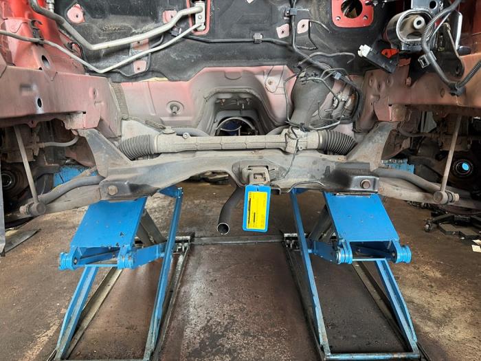 Gebruikte Subframe Toyota Yaris II (P9) 1.3 16V VVT-i Prijs op aanvraag aangeboden door Autodemontage Rijnmond BV