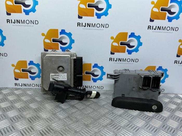 Gebruikte Kontaktslot + computer Fiat Panda (312) 0.9 TwinAir Turbo 85 Prijs op aanvraag aangeboden door Autodemontage Rijnmond BV