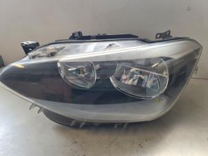 Gebruikte Koplamp links BMW 1 serie (F20) 116d 2.0 16V Prijs € 150,00 Margeregeling aangeboden door Autodemontage VDW