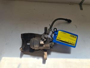 Gebruikte Remklauw (Tang) links-achter Seat Leon (5FB) 2.0 TDI FR 16V Prijs € 56,00 Margeregeling aangeboden door Autodemontage VDW