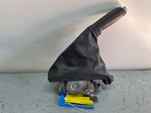 Gebruikte Handrem Mechaniek Opel Corsa D 1.4 16V Twinport Prijs € 30,00 Margeregeling aangeboden door Autodemontage VDW