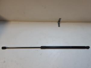 Gebruikte Amortisseur Motorkap links Mercedes E (W212) E-250 CDI 16V BlueEfficiency,BlueTec Prijs € 14,00 Margeregeling aangeboden door Autodemontage VDW