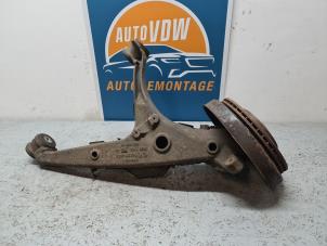 Gebruikte Draagarm links-achter Volkswagen Transporter T5 2.5 TDi Prijs € 56,00 Margeregeling aangeboden door Autodemontage VDW