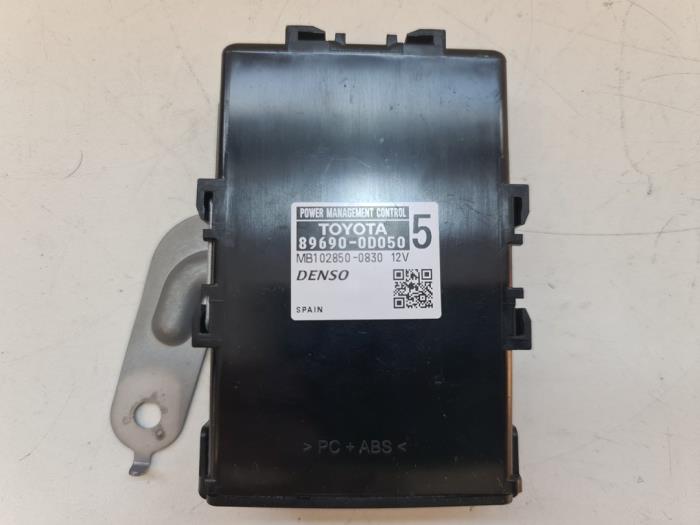 Computer Body Control van een Toyota Yaris III (P13) 1.33 16V Dual VVT-I 2014