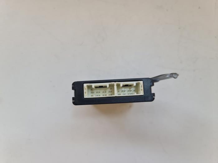 Computer Body Control van een Toyota Yaris III (P13) 1.33 16V Dual VVT-I 2014