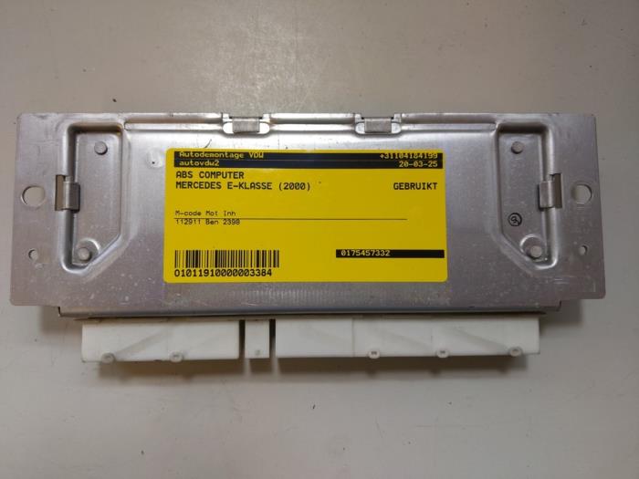 ABS Computer van een Mercedes-Benz E (W210) 2.4 E-240 V6 18V 2000