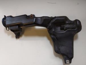 Gebruikte Ruitensproeiertank voor Mercedes C (W204) 1.6 C-180K 16V BlueEfficiency Prijs € 14,00 Margeregeling aangeboden door Autodemontage VDW