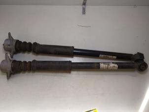 Gebruikte Schokbreker set Volkswagen Polo V (6R) 1.2 12V BlueMotion Technology Prijs € 33,00 Margeregeling aangeboden door Autodemontage VDW