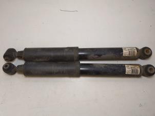 Gebruikte Schokbreker set Peugeot 208 I (CA/CC/CK/CL) 1.0 Vti 12V PureTech Prijs € 22,00 Margeregeling aangeboden door Autodemontage VDW