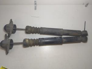 Gebruikte Schokdemper set Volkswagen Touran (1T3) 1.2 TSI Prijs € 37,00 Margeregeling aangeboden door Autodemontage VDW