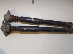 Gebruikte Schokbreker set Volkswagen Golf V (1K1) 1.9 TDI 4Motion Prijs € 56,00 Margeregeling aangeboden door Autodemontage VDW