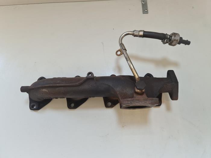 Uitlaatspruitstuk van een Mercedes-Benz A (W176) 1.6 A-180 16V 2016