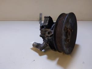 Gebruikte Stuurbekrachtiging Pomp Mercedes Vito (638.0) 2.2 CDI 108 16V Prijs € 37,00 Margeregeling aangeboden door Autodemontage VDW