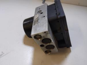 Gebruikte ABS Pomp Mercedes CLK (C209) 1.8 200 K 16V Prijs € 74,00 Margeregeling aangeboden door Autodemontage VDW