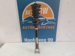 Gebruikte Schokdemper links-voor Mercedes C (W205) C-220 2.2 CDI BlueTEC, C-220 d 16V Prijs € 100,00 Margeregeling aangeboden door Autodemontage VDW