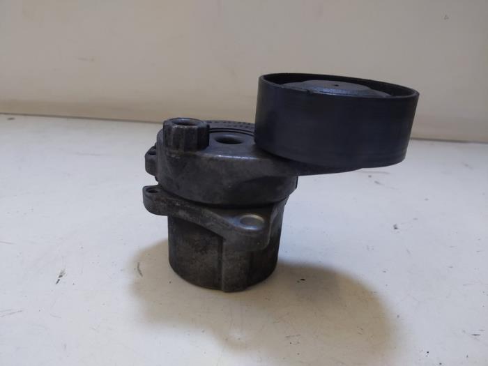 Spanner multiriem van een Mercedes-Benz E (W212) E-250 CDI 16V BlueEfficiency,BlueTec 2013