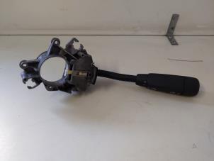 Gebruikte Schakelaar Richtingaanwijzer Mercedes E (W210) 2.0 E-200 16V Prijs € 18,00 Margeregeling aangeboden door Autodemontage VDW