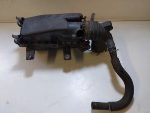 Gebruikte Luchtfilterhuis Toyota Yaris III (P13) 1.33 16V Dual VVT-I Prijs € 22,00 Margeregeling aangeboden door Autodemontage VDW