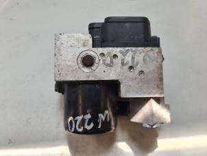 Gebruikte ABS Pomp Mercedes S (W220) 3.2 S-320 CDI Prijs € 22,00 Margeregeling aangeboden door Autodemontage VDW