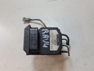 Gebruikte ABS Pomp Toyota RAV4 (A2) 2.0 16V VVT-i 4x4 Prijs € 74,00 Margeregeling aangeboden door Autodemontage VDW