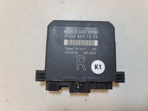 Gebruikte Deur module Mercedes E (W210) 2.0 E-200 D 16V Prijs € 14,00 Margeregeling aangeboden door Autodemontage VDW