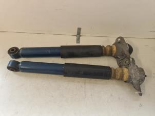 Gebruikte Schokbreker set Volkswagen Golf V (1K1) 2.0 GTI 16V Prijs € 30,00 Margeregeling aangeboden door Autodemontage VDW