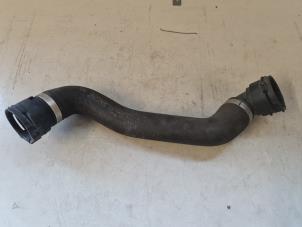 Gebruikte Radiateurslang Mercedes C (W205) C-220 2.2 CDI BlueTEC, C-220 d 16V Prijs € 18,00 Margeregeling aangeboden door Autodemontage VDW