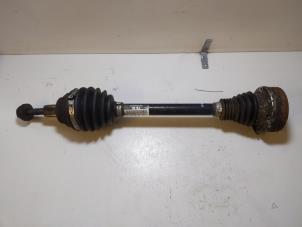 Gebruikte Homokineetas links-voor Volkswagen Caddy III (2KA,2KH,2CA,2CH) 2.0 SDI Prijs € 37,00 Margeregeling aangeboden door Autodemontage VDW