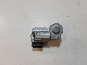 Gebruikte Anti diefstal slot Mercedes Vito (639.6) 2.2 109 CDI 16V Prijs € 37,00 Margeregeling aangeboden door Autodemontage VDW