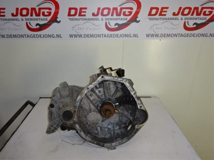 Gebruikte Versnellingsbak Chrysler PT Cruiser 2.2 CRD 16V Prijs € 119,99 Margeregeling aangeboden door Autodemontagebedrijf de Jong