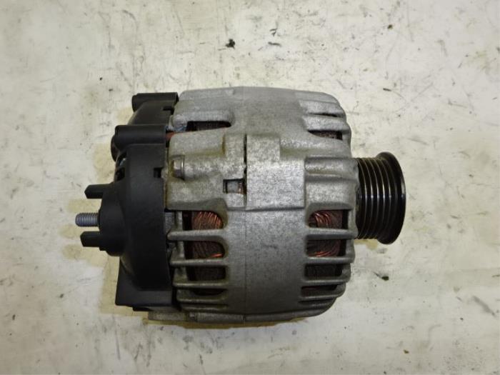 Dynamo van een Opel Mokka/Mokka X 1.6 16V EcoFlex 4x2 2015