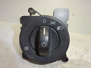 Gebruikte Schakelaar Licht Mercedes Sprinter 3,5t (906.63) 313 CDI 16V Prijs € 14,90 Margeregeling aangeboden door Autodemontagebedrijf de Jong
