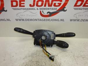 Gebruikte Stuurkolomschakelaar Peugeot 207 CC (WB) 1.6 16V Prijs € 30,99 Margeregeling aangeboden door Autodemontagebedrijf de Jong