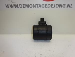 Gebruikte Luchtmassameter Opel Insignia 2.0 CDTI 16V 130 Ecotec Prijs € 10,99 Margeregeling aangeboden door Autodemontagebedrijf de Jong