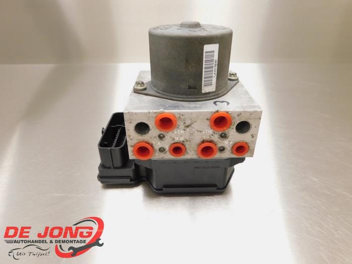 Gebruikte ABS Pomp Ford Mondeo IV Wagon 2.0 TDCi 115 16V Prijs € 49,99 Margeregeling aangeboden door Autodemontagebedrijf de Jong