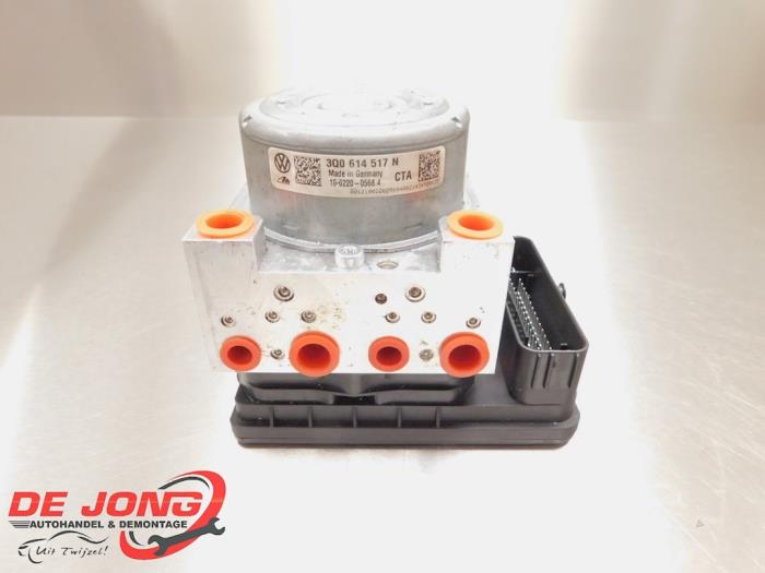 Gebruikte ABS Pomp Volkswagen Passat (3G2) 1.6 TDI 16V Prijs € 119,90 Margeregeling aangeboden door Autodemontagebedrijf de Jong